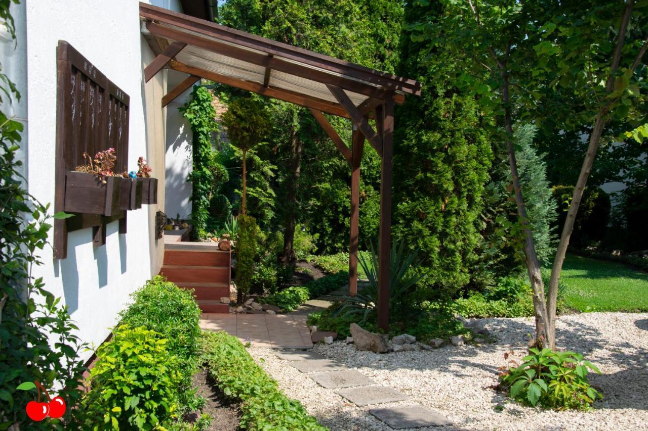Ket Cseresznye Vendeghaz Siofok Exterior photo